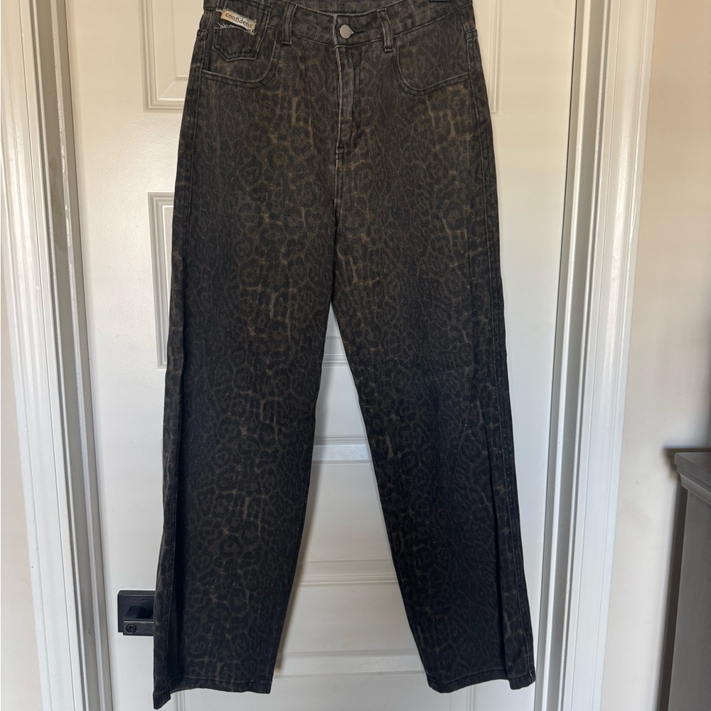 Leopard Print Wide-Leg Jeans